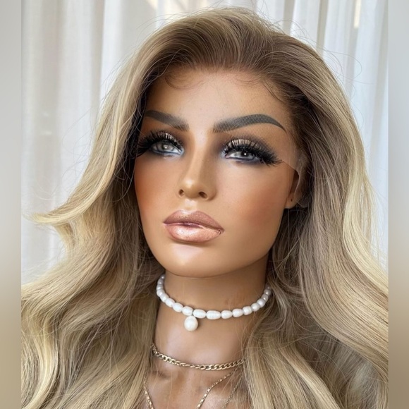 Dark blonde curled side part lacefront wig - Picture 3 of 4